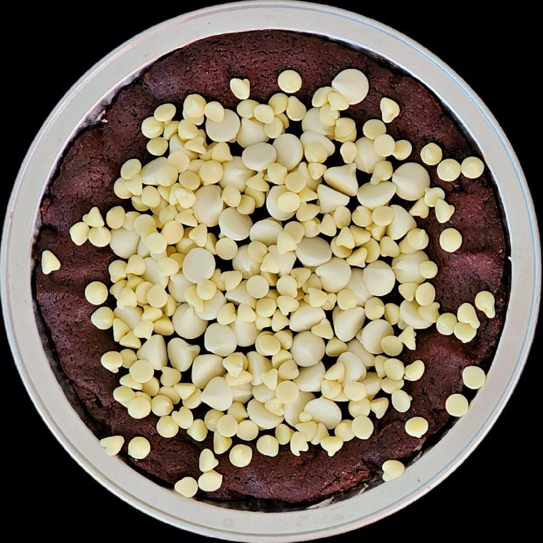 Red velvet stuffed with cream cheese and nutellaskillet cookies. Skillet cookie company. cookies Toronto.